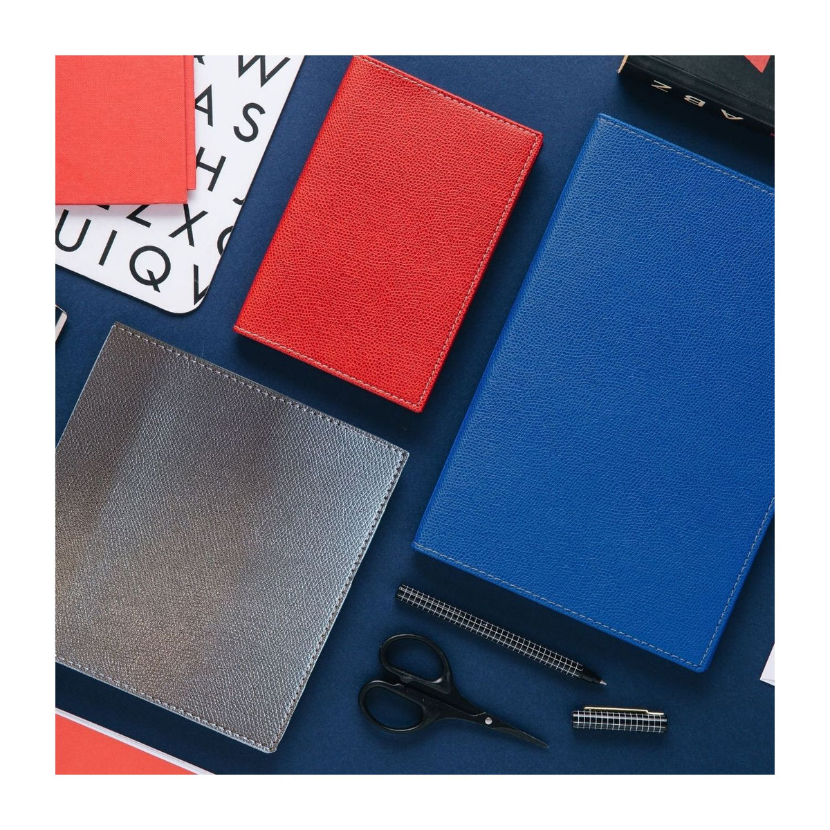 Agenda 2024-2025 QUO VADIS Le Principal Club - 1 semaine sur 2 pages - 18 x 24 cm - Navy - 3371010475841