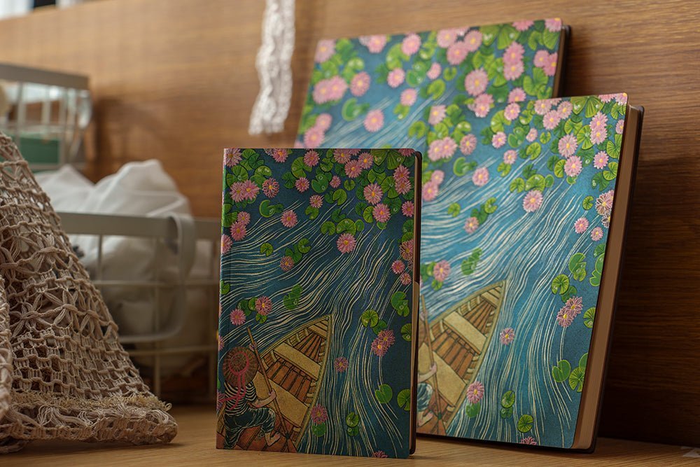 Agenda 2027 PAPERBLANKS Rivière aux Lotus - 1 semaine sur 2 pages - Slim - Hardcover - Horizontal - 176p - 9780349720586