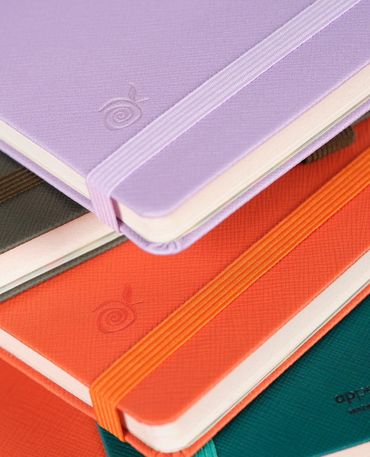 Carnet CASTELLI MILANO Appeel Classic - 19 x 25 cm - Hardcover - Ligné - Apple Kaki - 8056149954348