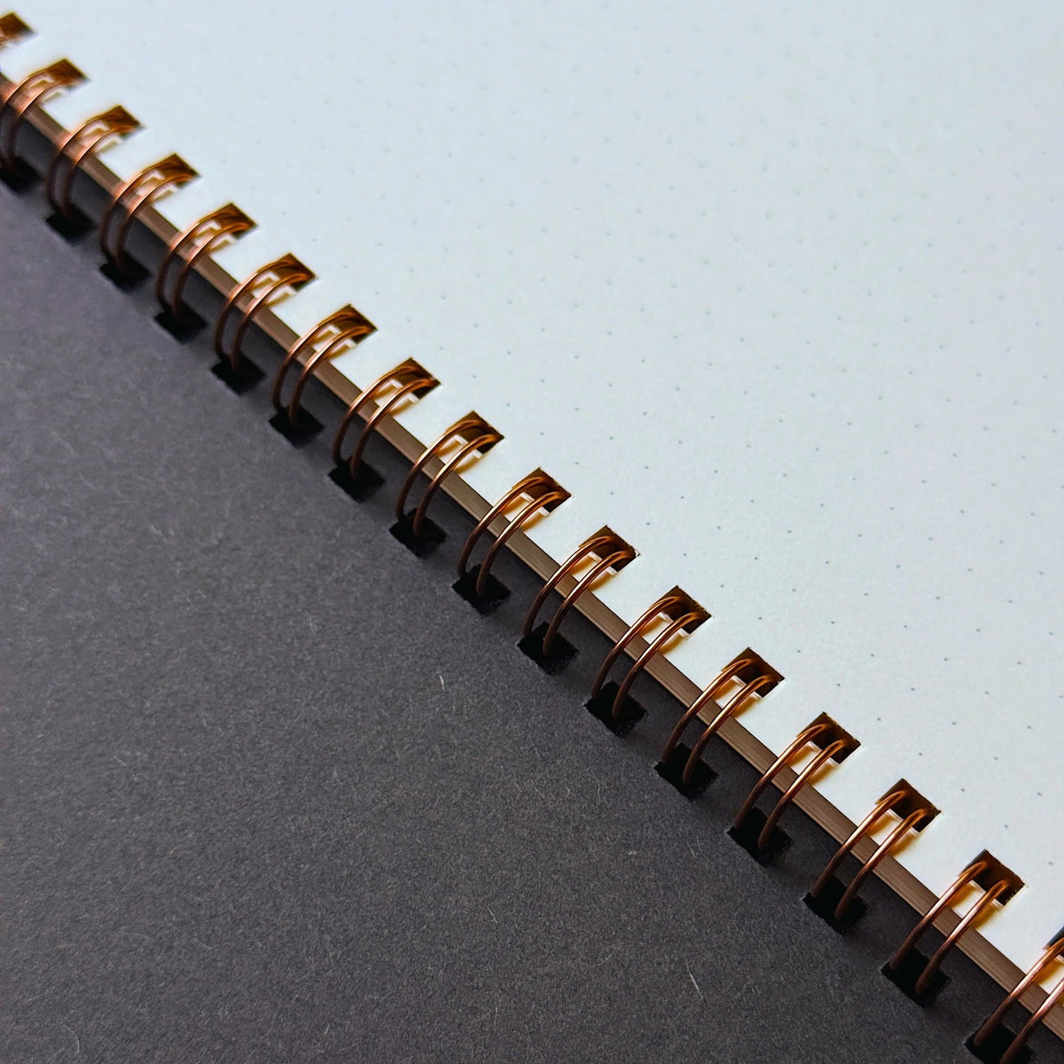 Carnet KUNISAWA The Executive Ring Note - B5 - Softcover - Pointillé - Indigo -