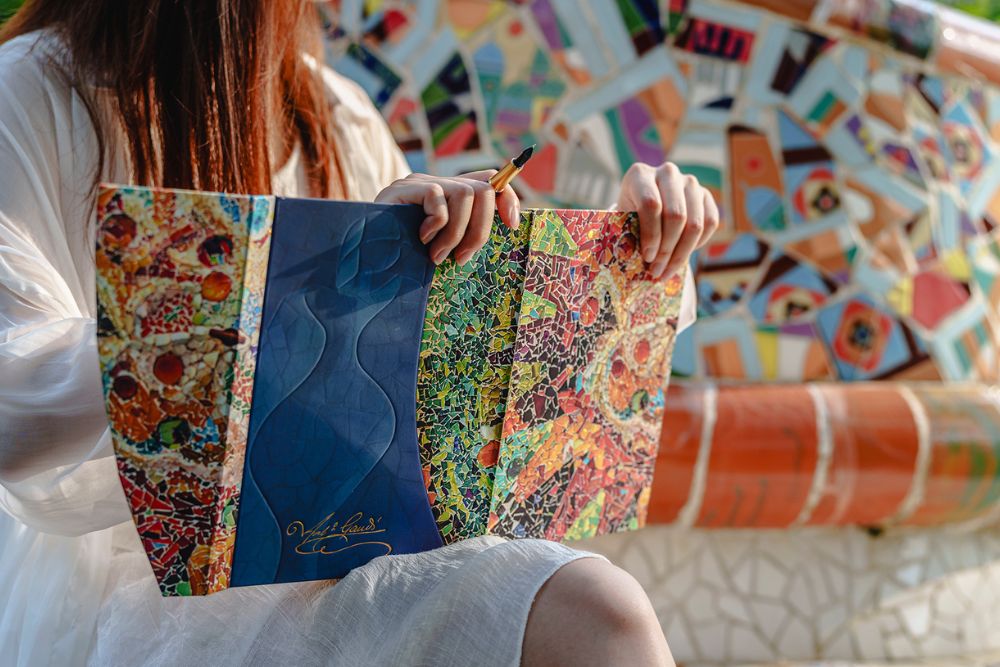 Agenda 2027 PAPERBLANKS Le Soleil de Gaudi - 1 jour par page - Ultra - Hardcover - 432p - 9780349720951