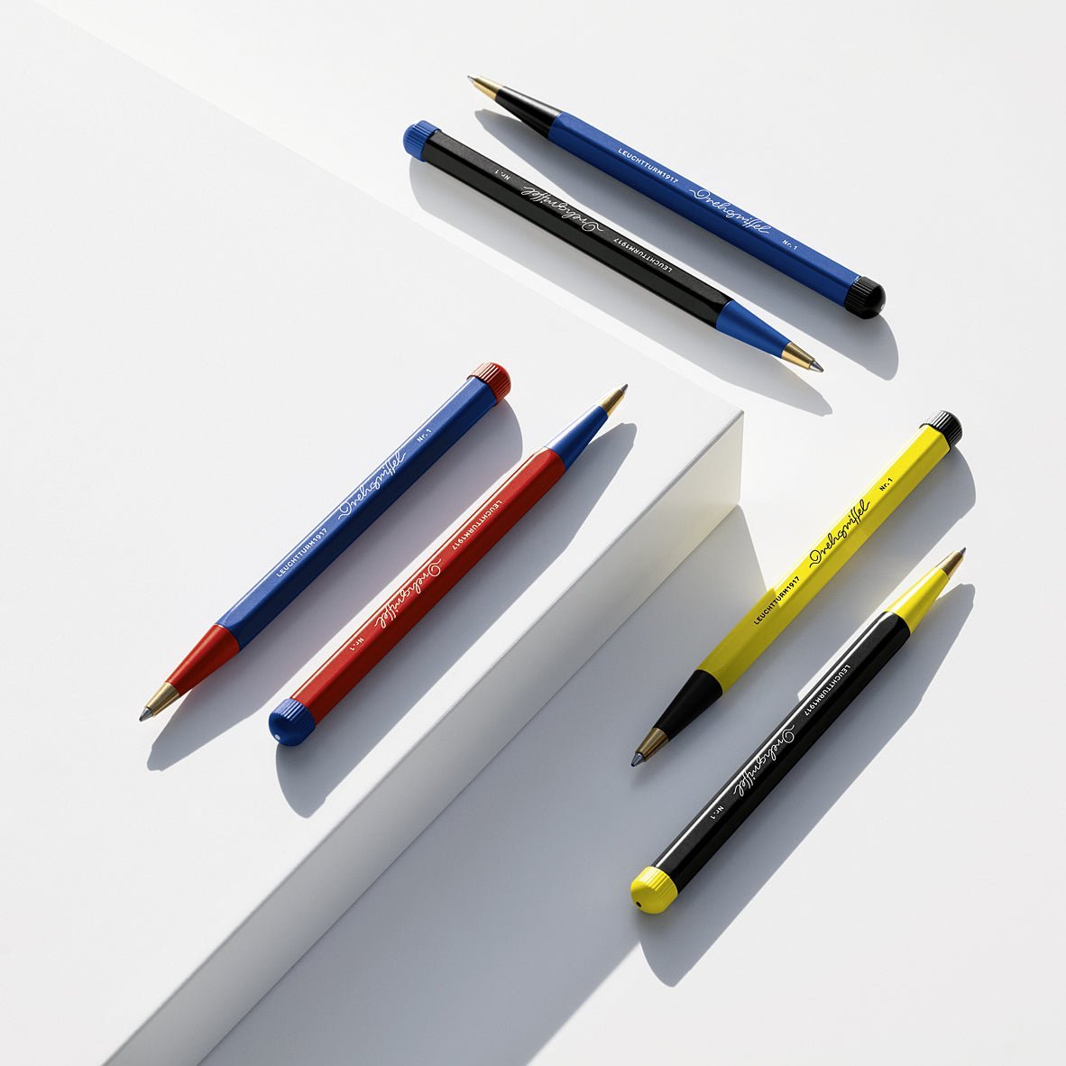 Stylo bille LEUCHTTURM1917 Drehgriffel Nr. 1 Bauhaus Edition - Royal Blue/Red - 4004117616372